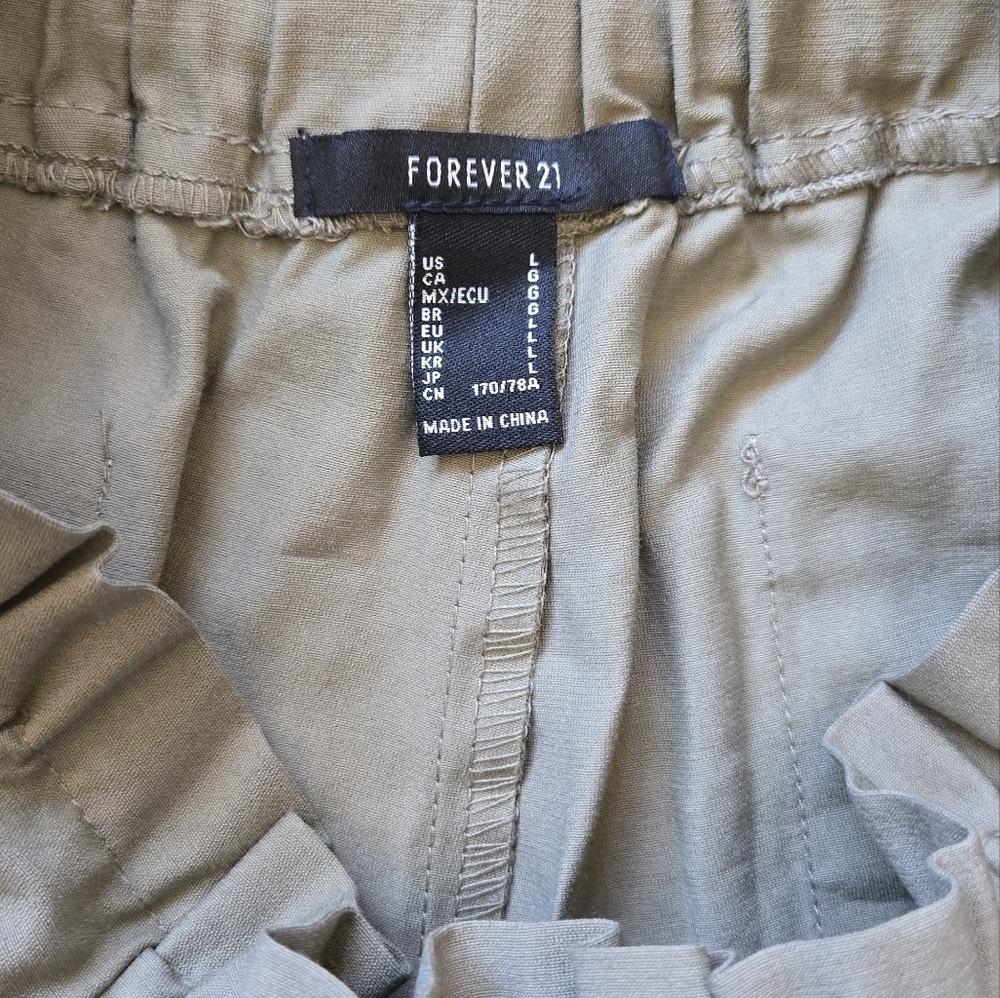 Forever 21 Olive Paperbag Drawstring Shorts Size Large - Picture 4 of 10